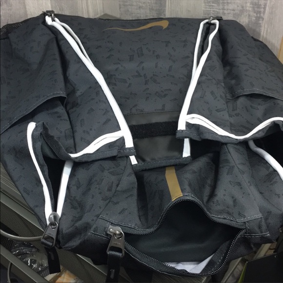 Nike HOOPS ELITE MAX AIR 37L
NWT - Picture 3 of 8